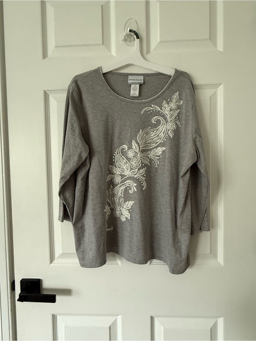 Alfred Dunner Light Gray Long-Sleeve Scoop Neck Top with White Floral Scroll